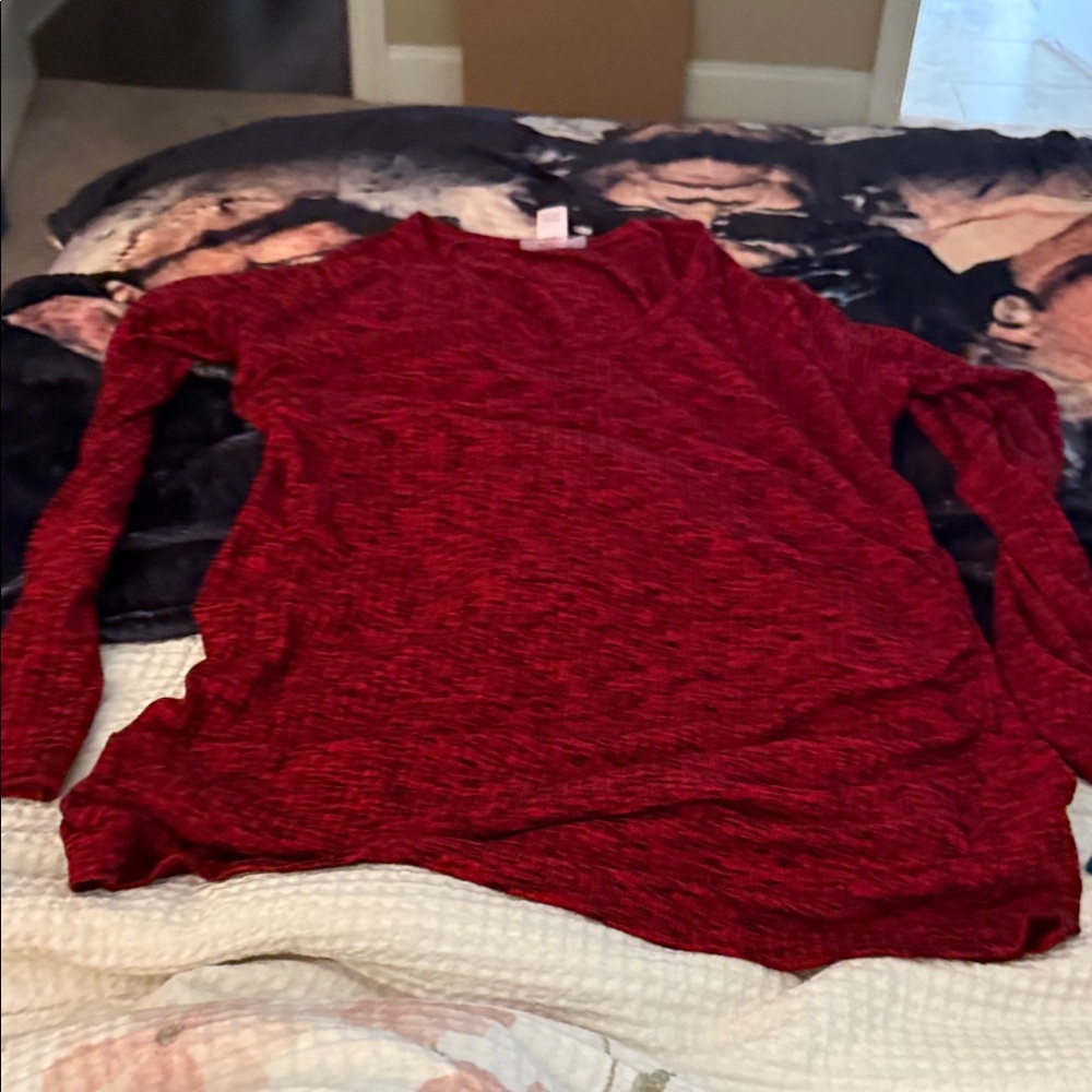Great Expectations red V-Neck LS long synched side maternity blouse-LG